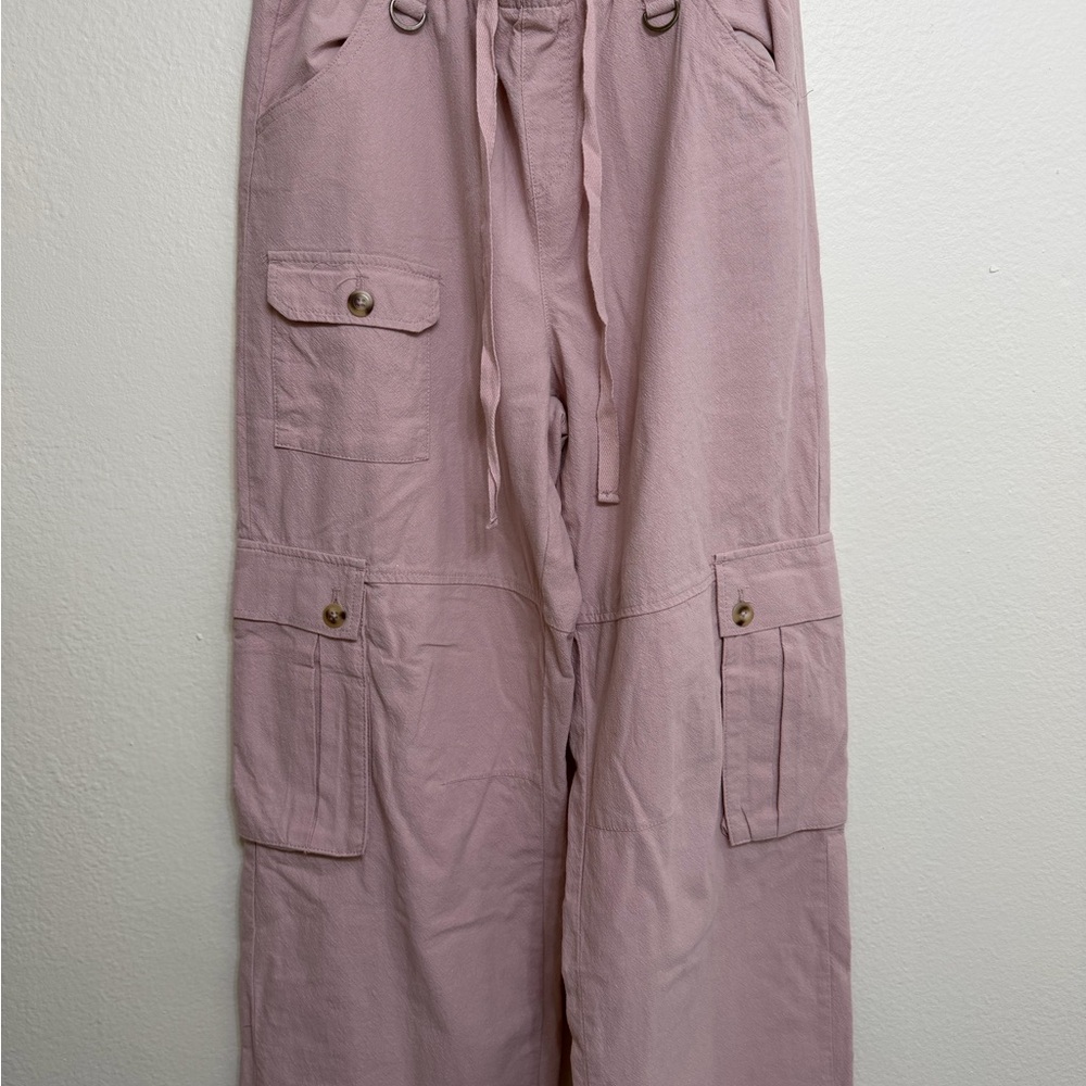 🌸 Light Pink Cargo Pants – Size M, Trendy Tie Cuffs & Pockets 💖